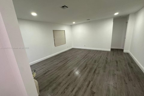 Casa en venta en South Bay, Florida, 3 dormitorios, 104.79 m2 № 1889952 - foto 18