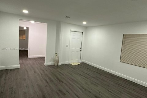 Casa en venta en South Bay, Florida, 3 dormitorios, 104.79 m2 № 1889952 - foto 6