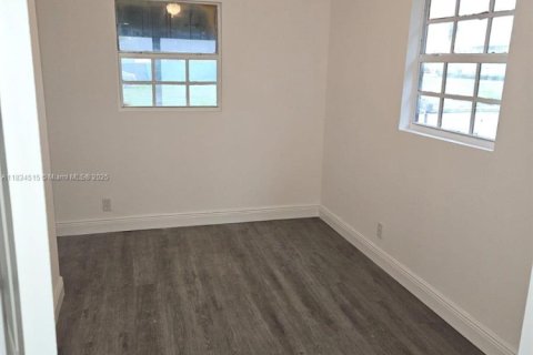 Casa en venta en South Bay, Florida, 3 dormitorios, 104.79 m2 № 1889952 - foto 13