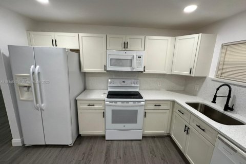 Casa en venta en South Bay, Florida, 3 dormitorios, 104.79 m2 № 1889952 - foto 30