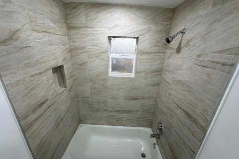 Casa en venta en South Bay, Florida, 3 dormitorios, 104.79 m2 № 1889952 - foto 23