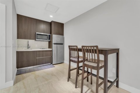 Propiedad comercial en alquiler en Miami, Florida, 1 dormitorio, 30.66 m2 № 2081295 - foto 5