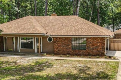 Villa ou maison à louer à Jacksonville, Floride: 3 chambres, 182.18 m2 № 869620 - photo 1