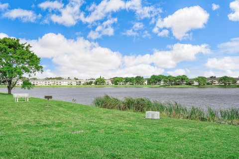 Снять в аренду квартиру в Окленд-Парк, Флорида 2 спальни, 94.76м2, № 1949281 - фото 28