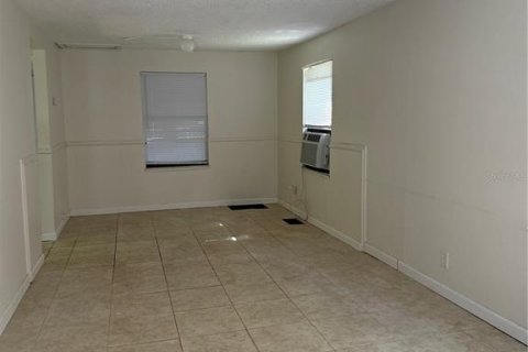 House in Belleview, Florida 1 bedroom, 57.6 sq.m. № 1885869 - photo 2