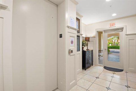 Condo in Saint Petersburg, Florida, 3 bedrooms № 2149795 - photo 3