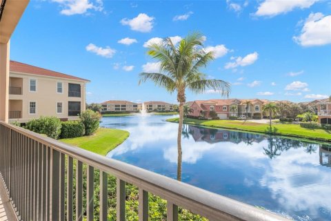 Condo in Saint Petersburg, Florida, 3 bedrooms № 2149795 - photo 16