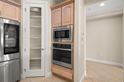 Condo in Saint Petersburg, Florida, 3 bedrooms № 2149795 - photo 7