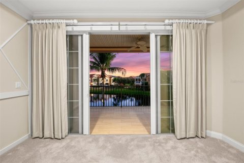 Condo in Saint Petersburg, Florida, 3 bedrooms № 2149795 - photo 24