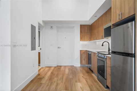 Apartment in Miami, Florida 37.16 sq.m. № 2002584 - photo 3