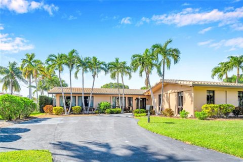 Villa ou maison à louer à Hallandale Beach, Floride: 4 chambres, 255.76 m2 № 1838733 - photo 6