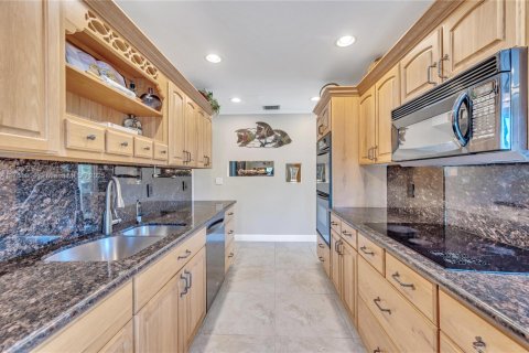 Villa ou maison à louer à Hallandale Beach, Floride: 4 chambres, 255.76 m2 № 1838733 - photo 22