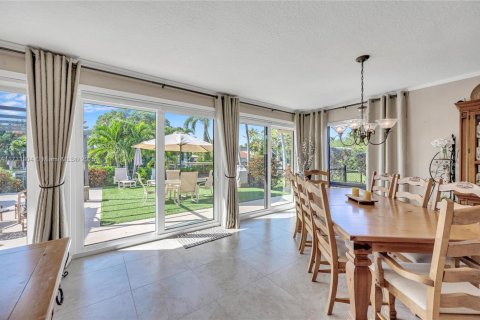 Villa ou maison à louer à Hallandale Beach, Floride: 4 chambres, 255.76 m2 № 1838733 - photo 17