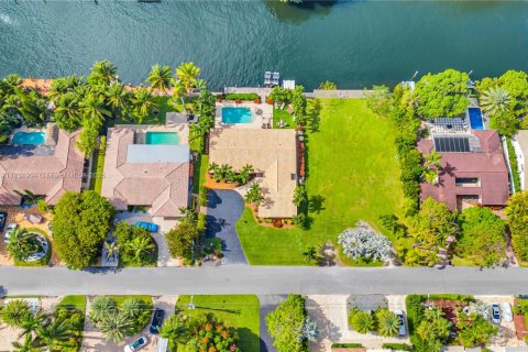 Villa ou maison à louer à Hallandale Beach, Floride: 4 chambres, 255.76 m2 № 1838733 - photo 2