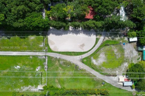Commercial property in Dania Beach, Florida № 2428363 - photo 4