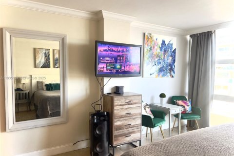 Купить кондоминиум в Форт-Лодердейл, Флорида 1 спальня, 26.01м2, № 1993291 - фото 3