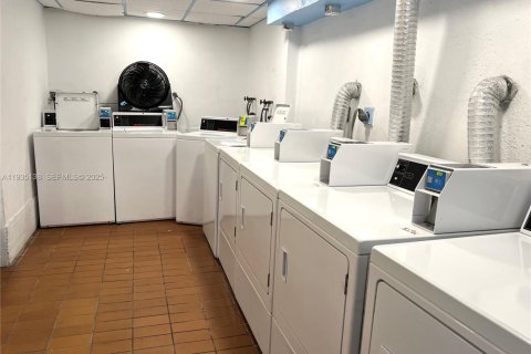 Купить кондоминиум в Форт-Лодердейл, Флорида 1 спальня, 26.01м2, № 1993291 - фото 7