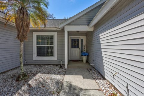 House in Tarpon Springs, Florida 4 bedrooms, 154.96 sq.m. № 2151426 - photo 4