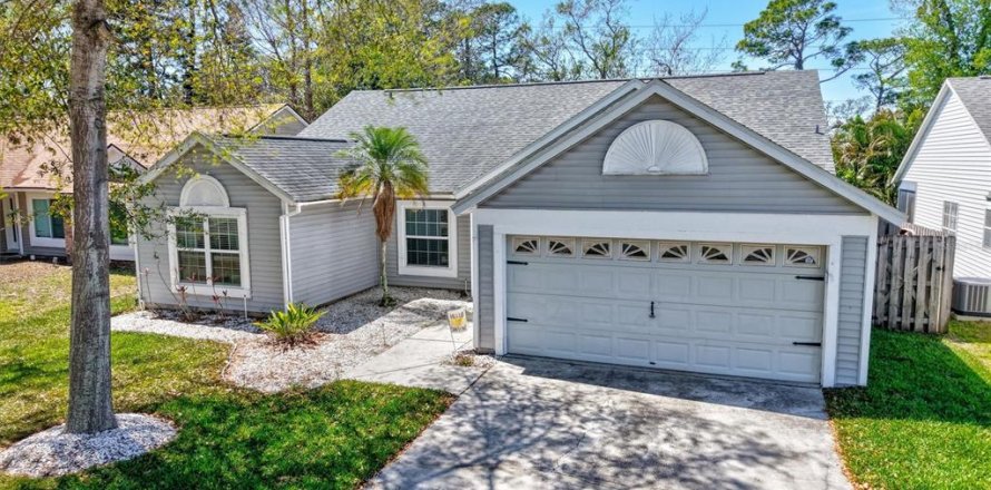 House in Tarpon Springs, Florida 4 bedrooms, 154.96 sq.m. № 2151426
