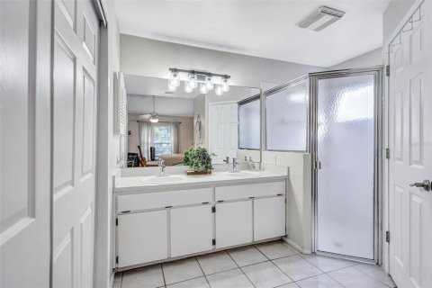 House in Tarpon Springs, Florida 4 bedrooms, 154.96 sq.m. № 2151426 - photo 27
