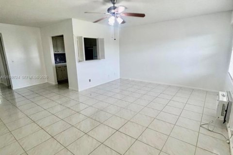 Copropriété à louer à Boca Raton, Floride: 1 chambre, 66.89 m2 № 2089472 - photo 2