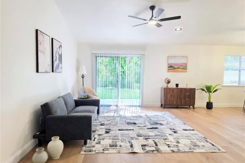 House in Jacksonville, Florida 3 bedrooms, 128.95 sq.m. № 2315279 - photo 9