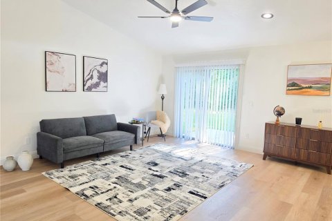 House in Jacksonville, Florida 3 bedrooms, 128.95 sq.m. № 2315279 - photo 10