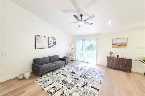 House in Jacksonville, Florida 3 bedrooms, 128.95 sq.m. № 2315279 - photo 7