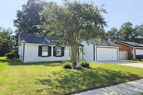 House in Jacksonville, Florida 3 bedrooms, 128.95 sq.m. № 2315279 - photo 4