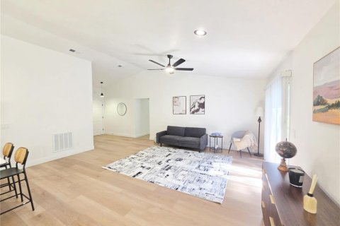 House in Jacksonville, Florida 3 bedrooms, 128.95 sq.m. № 2315279 - photo 8