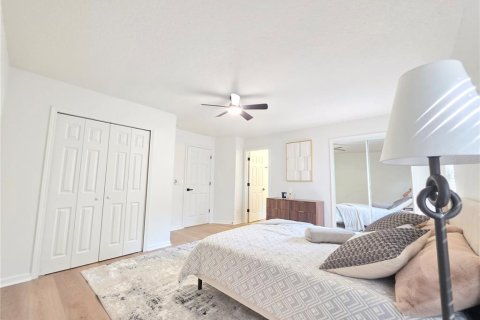 House in Jacksonville, Florida 3 bedrooms, 128.95 sq.m. № 2315279 - photo 25