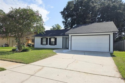 House in Jacksonville, Florida 3 bedrooms, 128.95 sq.m. № 2315279 - photo 3