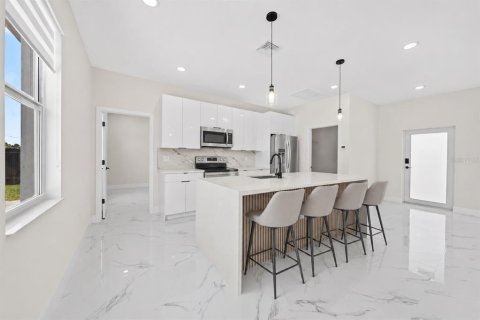 Casa en venta en Cape Coral, Florida, 3 dormitorios, 126.16 m2 № 2205563 - foto 10
