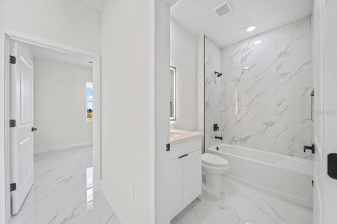 Casa en venta en Cape Coral, Florida, 3 dormitorios, 126.16 m2 № 2205563 - foto 16