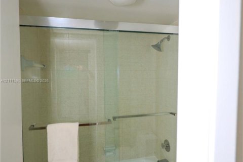 Copropriété à louer à Miami, Floride: 1 chambre, 91.97 m2 № 2439392 - photo 25