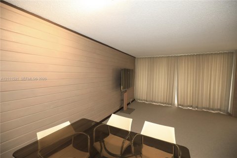 Copropriété à louer à Miami, Floride: 1 chambre, 91.97 m2 № 2439392 - photo 13