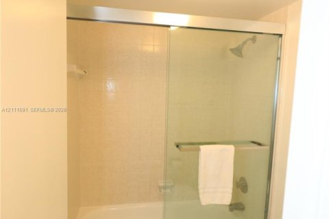Copropriété à louer à Miami, Floride: 1 chambre, 91.97 m2 № 2439392 - photo 26