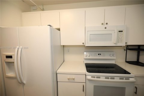 Copropriété à louer à Miami, Floride: 1 chambre, 91.97 m2 № 2439392 - photo 4