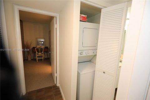 Copropriété à louer à Miami, Floride: 1 chambre, 91.97 m2 № 2439392 - photo 19