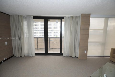 Copropriété à louer à Miami, Floride: 1 chambre, 91.97 m2 № 2439392 - photo 14
