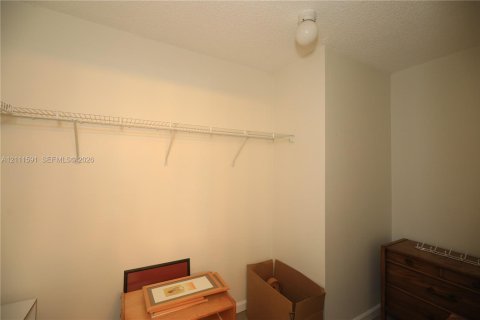 Copropriété à louer à Miami, Floride: 1 chambre, 91.97 m2 № 2439392 - photo 27