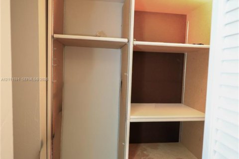 Copropriété à louer à Miami, Floride: 1 chambre, 91.97 m2 № 2439392 - photo 18