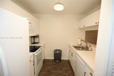 Copropriété à louer à Miami, Floride: 1 chambre, 91.97 m2 № 2439392 - photo 10