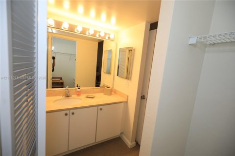 Copropriété à louer à Miami, Floride: 1 chambre, 91.97 m2 № 2439392 - photo 29