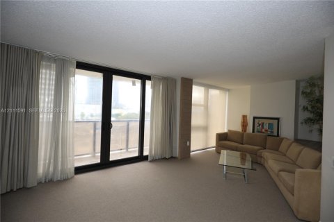 Copropriété à louer à Miami, Floride: 1 chambre, 91.97 m2 № 2439392 - photo 7