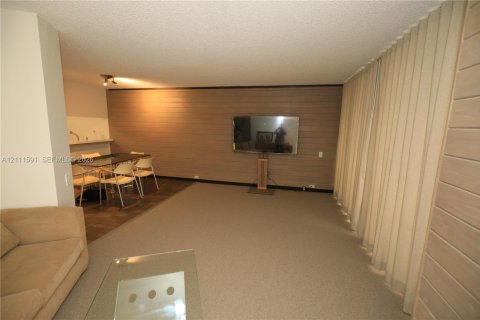 Copropriété à louer à Miami, Floride: 1 chambre, 91.97 m2 № 2439392 - photo 15