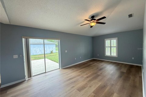 House in Winter Haven, Florida 3 bedrooms, 144.46 sq.m. № 2393729 - photo 12