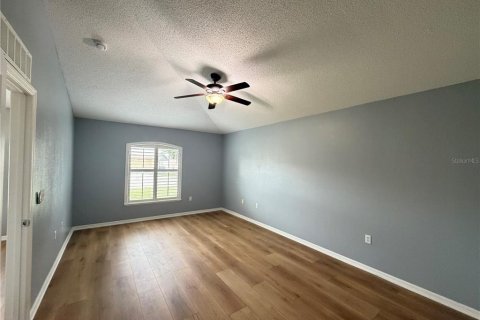 House in Winter Haven, Florida 3 bedrooms, 144.46 sq.m. № 2393729 - photo 15