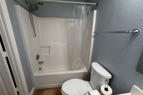 House in Winter Haven, Florida 3 bedrooms, 144.46 sq.m. № 2393729 - photo 25