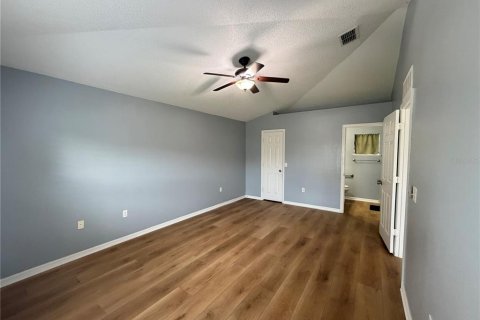 House in Winter Haven, Florida 3 bedrooms, 144.46 sq.m. № 2393729 - photo 16
